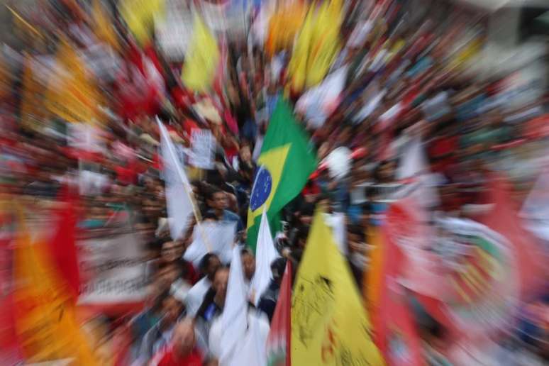 O Ministério Público de São Paulo investiga se policiais militares cometeram abusos ao prender um grupo de manifestantes na tarde do dia 4 de setembro. O órgão apura se houve agressão e se os flagrantes para justificar as prisões foram forjados.