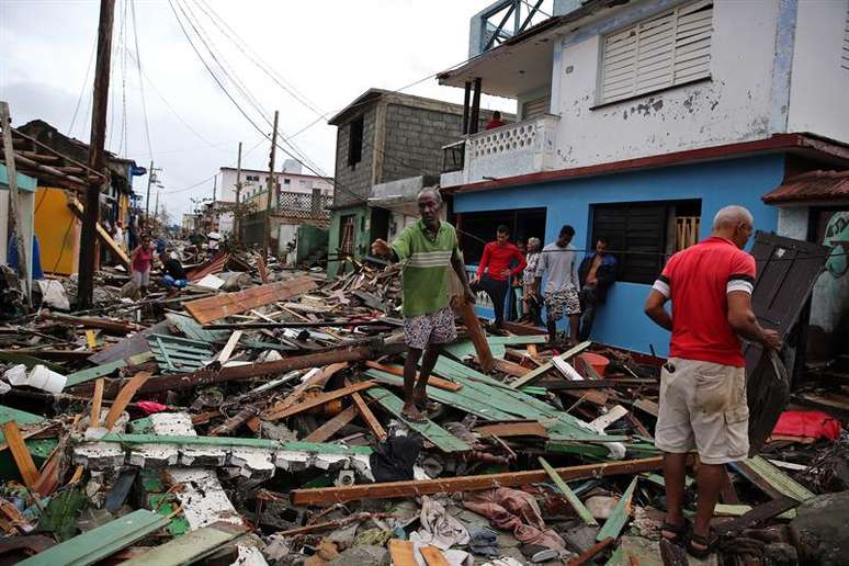 Estragos provocados pela passagem do furacão Matthew em Baracoa, província de Guantanamo (Cuba)