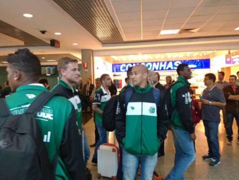 Jogadores do Juventude desembarcaram pouco antes do São Paulo (Foto: Marcio Porto)