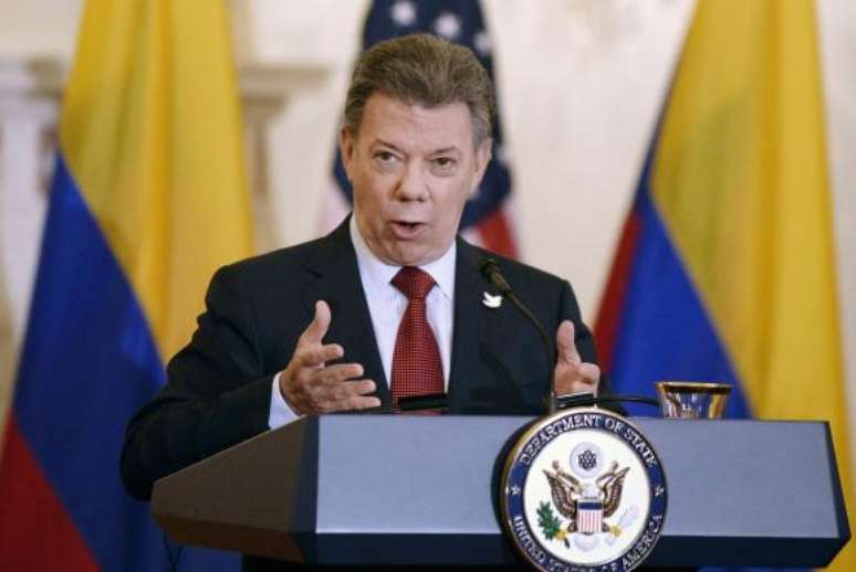 Juan Manuel Santos dedica premiação aos colombianos e às vítimas do conflito com as Farc -