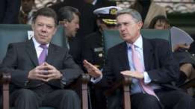 As relações entre Santos e Uribe azedaram por causa da política conciliatória com as Farc