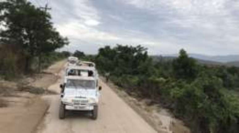 Abertura de estradas deve facilitar entrega de comida e remédios em cidades no sul do Haiti
