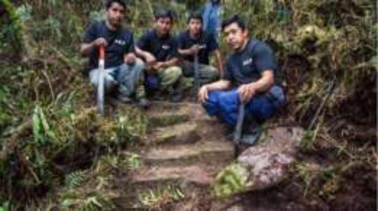 Escadaria foi descoberta por exploradores enquanto percorriam a selva peruana
