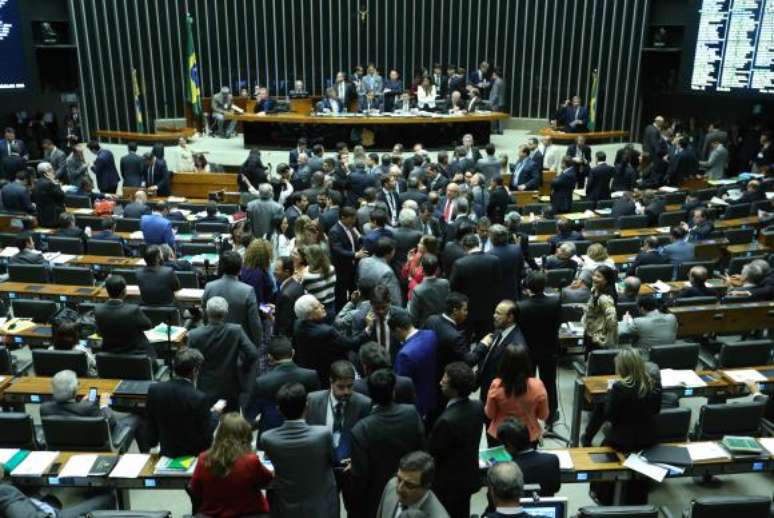C&acirc;mara dos Deputados reunida para vota&ccedil;&atilde;o da PEC dos Gastos P&uacute;blicos