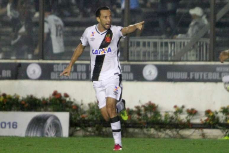 Nenê se emocionou com a recepção em Manaus (Foto: Divulgação)