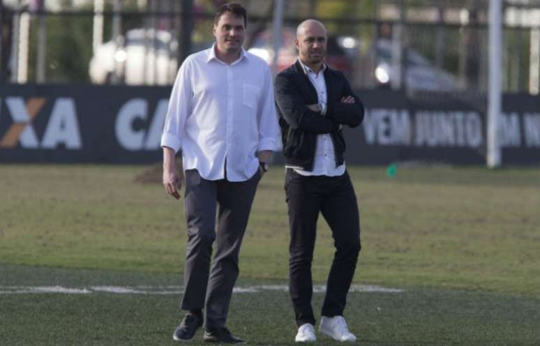 Eduardo Ferreira e Alessandro auxiliam presidente Roberto de Andrade nas decisões (Foto: Daniel Augusto Jr)