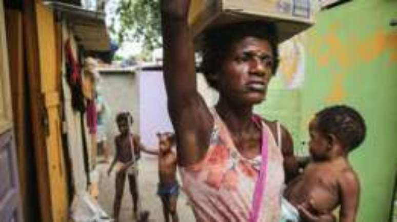 Mulheres sofrem desproporcionalmente impactos da inseguran&ccedil;a p&uacute;blica