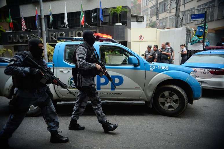 Operação policial após ataques às bases das Unidades de Polícia Pacificadora (UPP) nas comunidades do Cantagalo e Pavão-Pavãozinho, em Copacabana.