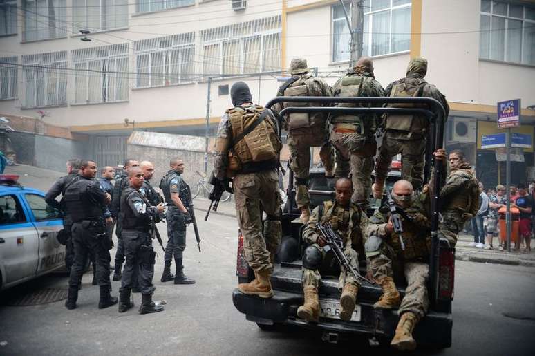 Operação policial após ataques às bases das Unidades de Polícia Pacificadora (UPP) nas comunidades do Cantagalo e Pavão-Pavãozinho, em Copacabana.