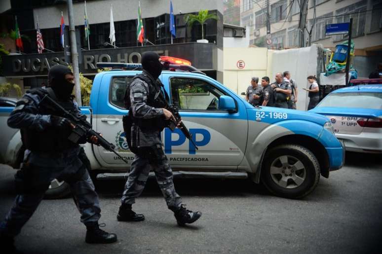 O policiamento segue reforçado.