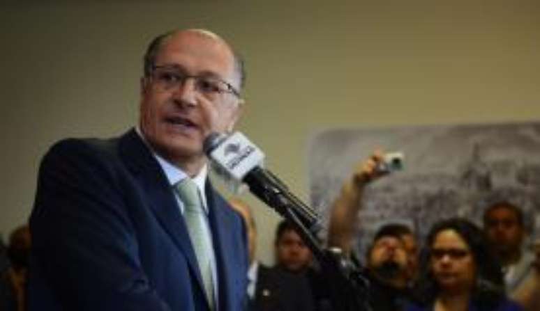 Não há falta de professores no Estado, mas nem todos os que estão trabalhando no momento são concursados, diz Alckmin