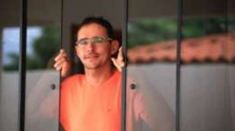 O mestre de obras Gabriel Araújo foi preso por duas vezes por crimes que diz não ter cometido