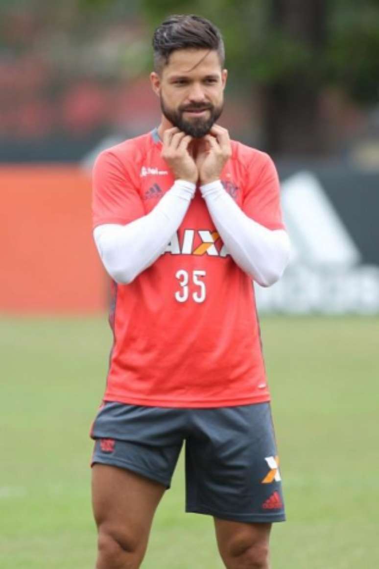 Diego está pendurado (Gilvan de Souza / Flamengo)