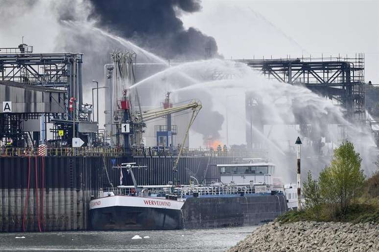 Explosão atinge fábrica da Basf na Alemanha