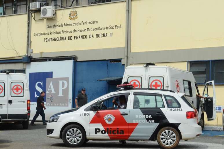 Continuam as buscas em Franco da Rocha,  São Paulo, pelos presos que fugiram na segunda-feira após rebelião no Hospital de Custódia e Tratamento Psiquiátrico.