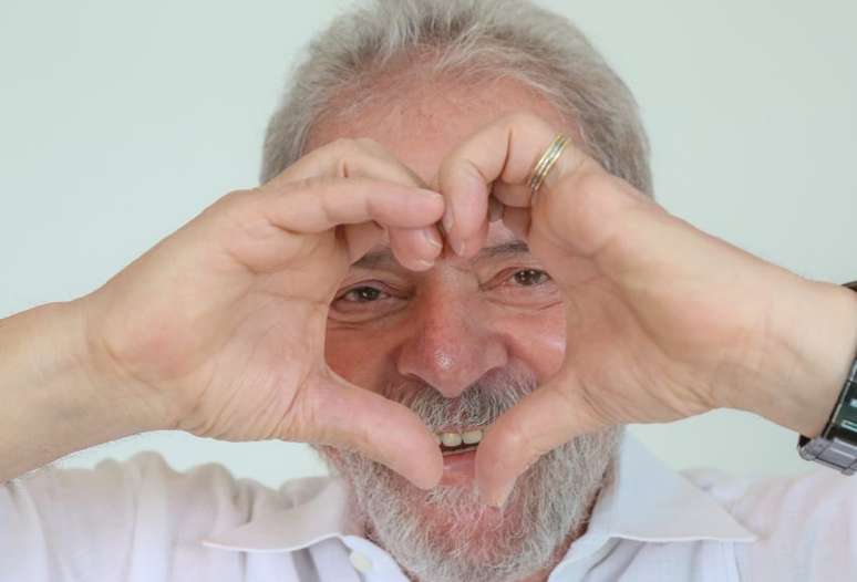Segundo o levantamento, 30% dos entrevistados afirmaram que votariam em Lula "com certeza" no pleito do no que vem.