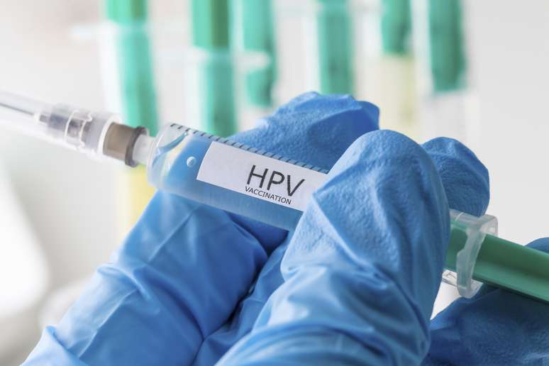 A partir do ano que vem os meninos vão ser incluídos na campanha de vacinação contra o HPV, segundo Ministério da Saúde