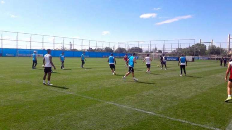 Titulares ficaram na academia, e reservas do Peixe foram a campo no CT do Grêmio (Foto: Vinicios Oliveira / Santos)