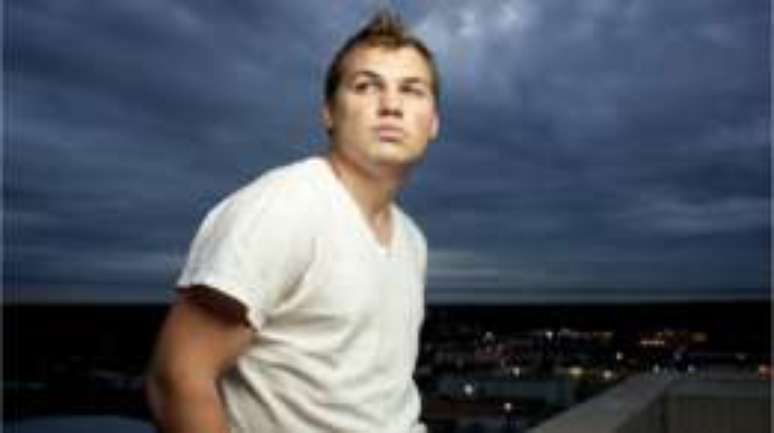 Jackson diz que religi&atilde;o fez com que perdoasse o pai, mas que n&atilde;o quer encontr&aacute;-lo