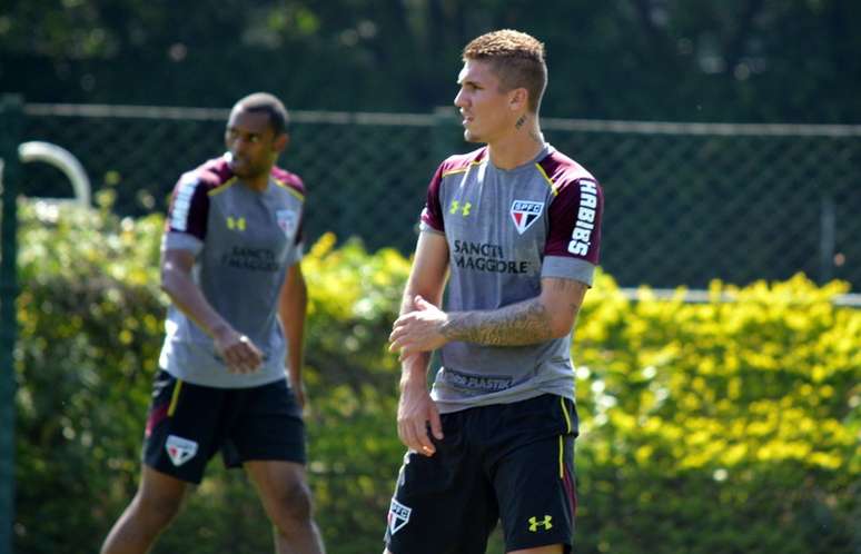 Lyanco e Douglas são opções para a defesa do São Paulo na ausência de Maicon e Lugano