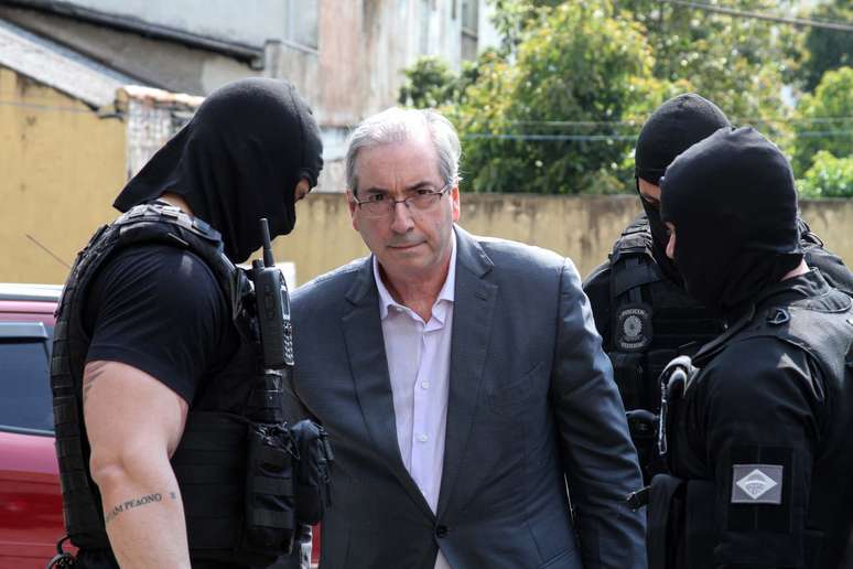 Eduardo Cunha (PMDB-RJ) faz exame de corpo de delito no IML de Curitiba (PR)