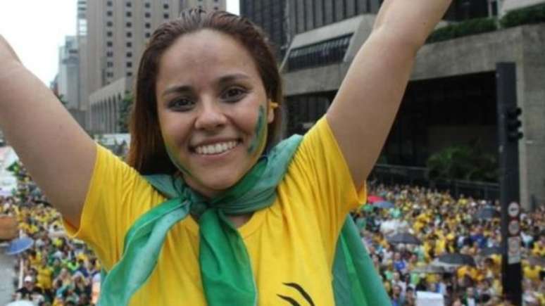 Janaina Lima se destacou no movimento &#034;Vem Pra Rua&#034;, que liderou protestos pelo impeachment de Dilma Rousseff 