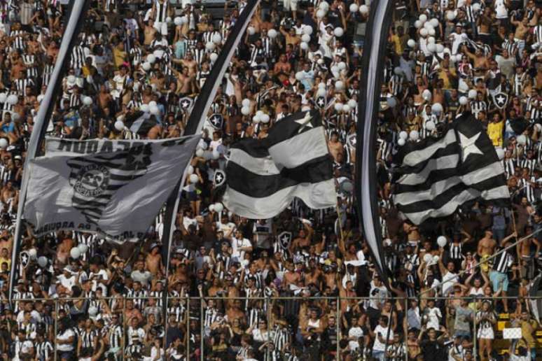 Arena Botafogo deve ter novamente casa cheia diante do Coritiba (Foto: Vitor Silva/SSPress/Botafogo)