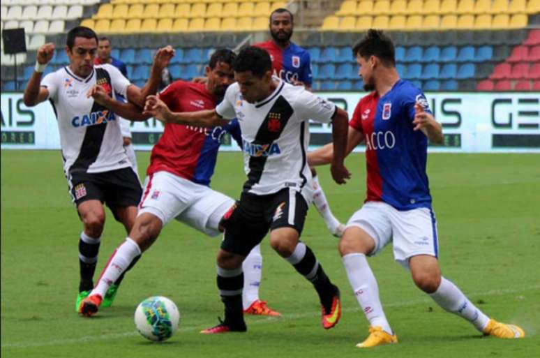 Jogo entre Paraná e Vasco não foi brilhante tecnicamente (Foto: Carlos Gregório Jr/Vasco.com.br)