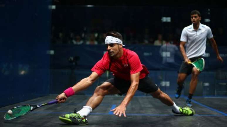 A velocidade e a intensidade do squash demandam um grande esforço físico 