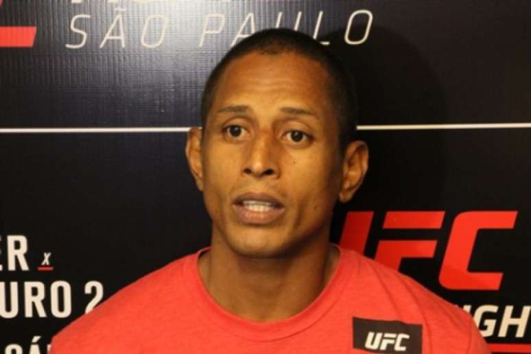 Johnny Eduardo tem duas vitórias e duas derrotas nos galos do UFC - (Foto: Erik Engelhart)