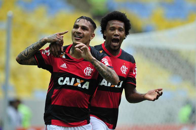 Guerrero marcou duas vezes, mas não conseguiu garantir a vitória para o Flamengo contra seu ex-clube