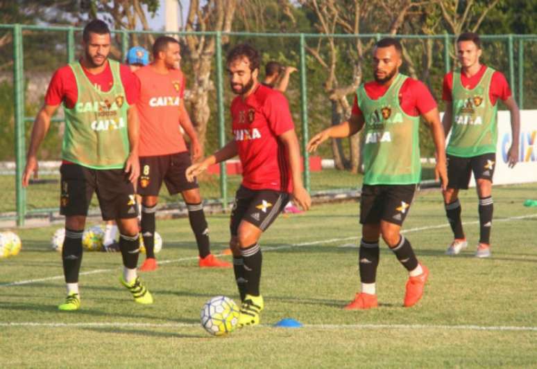 Time deverá repetir formação contra a Ponte (Foto: Williams Aguiar/Sport Club do Recife)