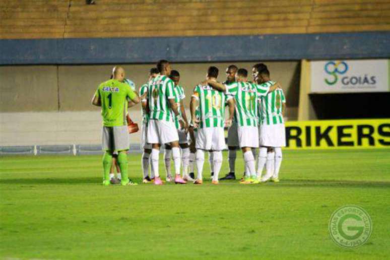 O Goiás venceu o CRB por 3 a 0 nesta terça (Foto: divulgação)