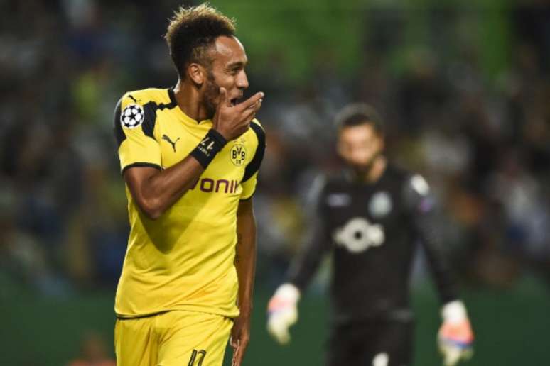 Atacante vive ótima fase desde que chegou ao Borussia Dortmund (Foto: PATRICIA DE MELO MOREIRA / AFP)