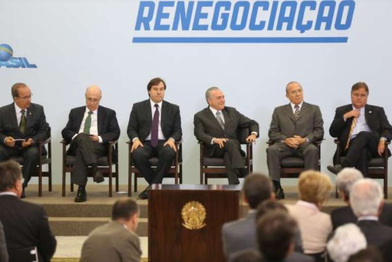 Brasília – O presidente Michel Temer sanciona as leis referentes ao Supersimples e ao Salão-Parceiro e lança o Mutirão da Renegociação