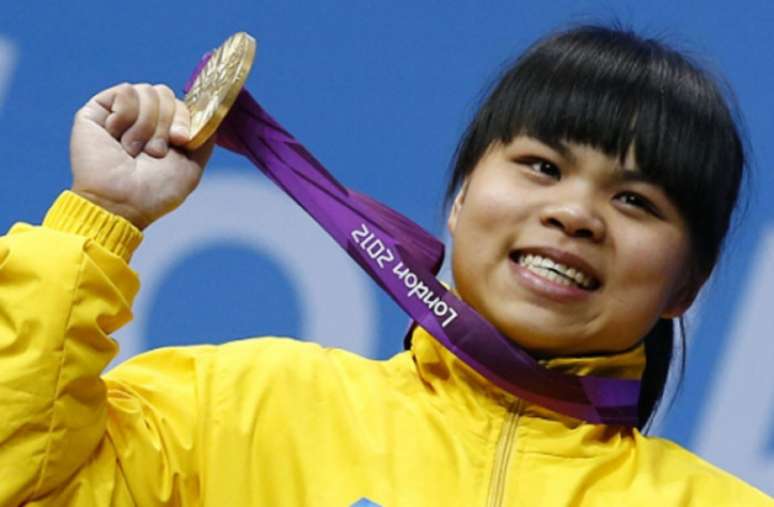 Zulfiya Chinshanlo conquistou o ouro no levantamento de peso em Londres-2012 (Foto: Divulgação)