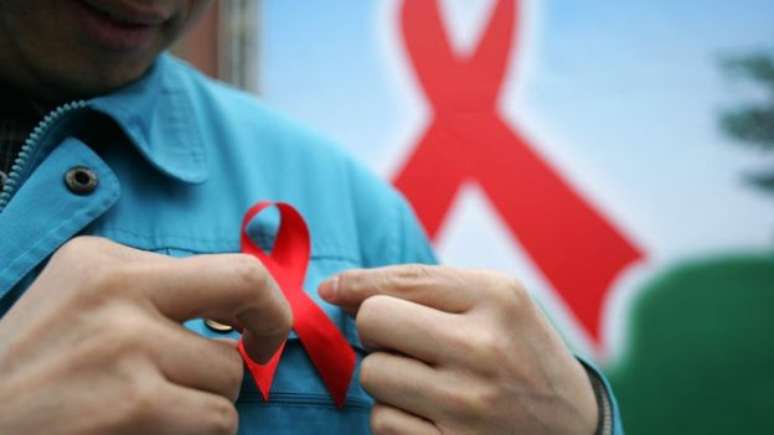 Ao menos 36,7 milhões de pessoas estão infectadas com o vírus da Aids no mundo, segundo dados de 2015 da Organização Mundial de Saúde