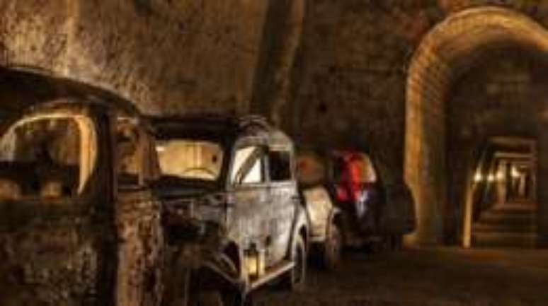Rede de túneis sob as ruas de Nápoles era usada para guardar carros contrabandeados, nos anos 30