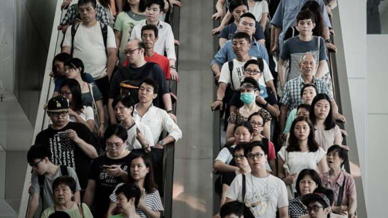 Escadas rolantes foram a maneira que Hong Kong encontrou para vencer desafios do relevo