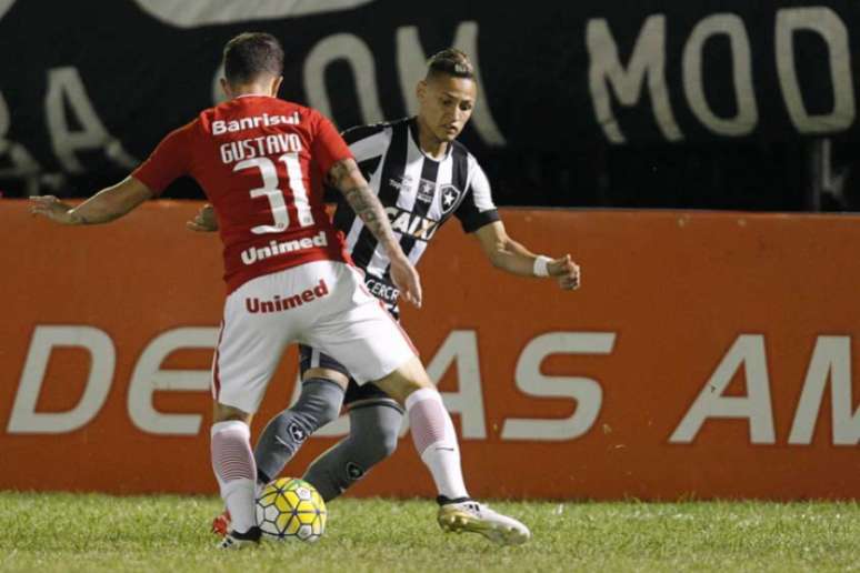 Neilton é o artilheiro do elenco na Arena Botafogo, com seis gols marcados (Foto:Vitor Silva/SSPress/Botafogo)