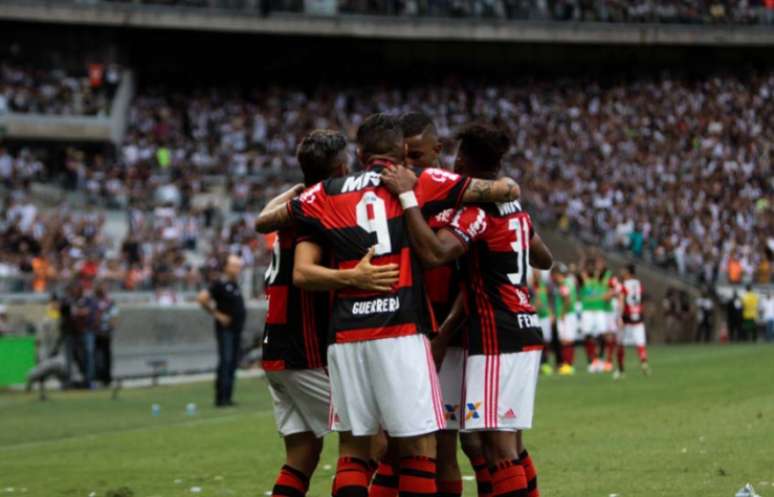 Flamengo segue vivo na luta pelo título (Foto: Fernando Michel/Lancepress!)