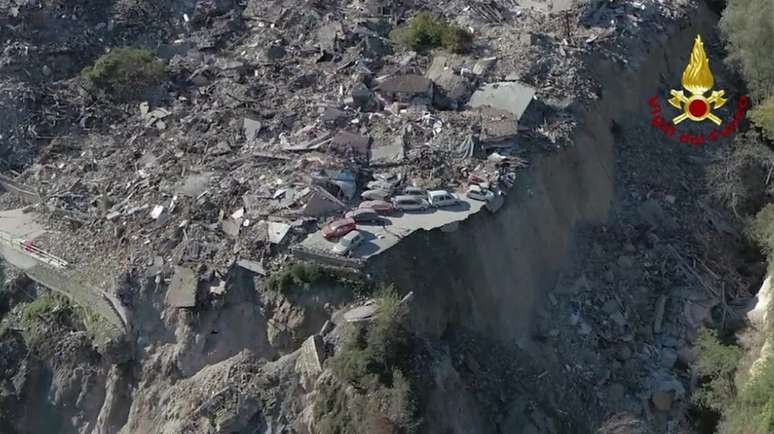 Imagens aéreas mostram o rastro de destruição causado por um novo terremoto na região central da Itália.