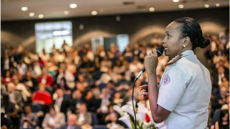  Major Denice em palestra no encontro do Fórum Brasileiro de Segurança Pública 