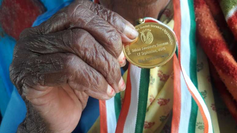 A idosa recebeu honrarias por sua constribuição