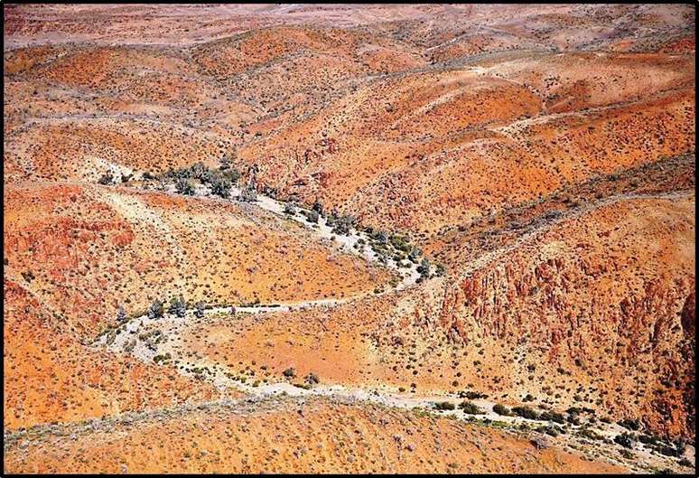 A área descoberta está localizada a cerca de 550 quilômetros ao norte de Adelaide.