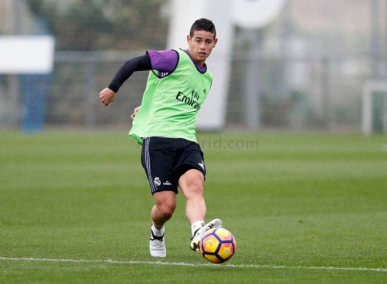 James treinou nesta sexta-feira junto com os jogadores do Real Madrid (Foto: Reprodução / Facebook)