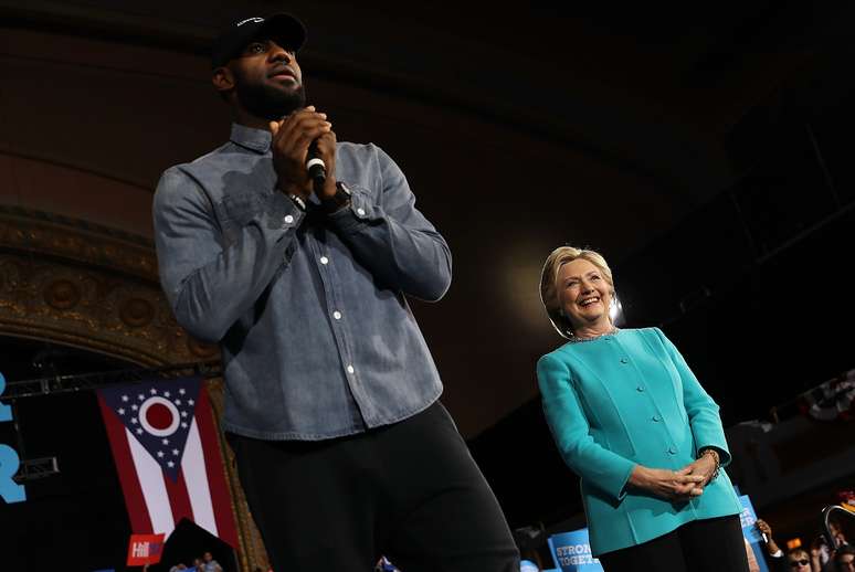 Lebron James discursou a favor de Hillary Clinton durante evento pró-campanha democrática 