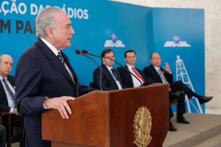 O presidente Michel Temer pediu a ajuda das empresas para informar a população sobre as ações do governo federal, em especial a definição de teto para os gastos públicos e as parcerias para obras de infraestrutura.