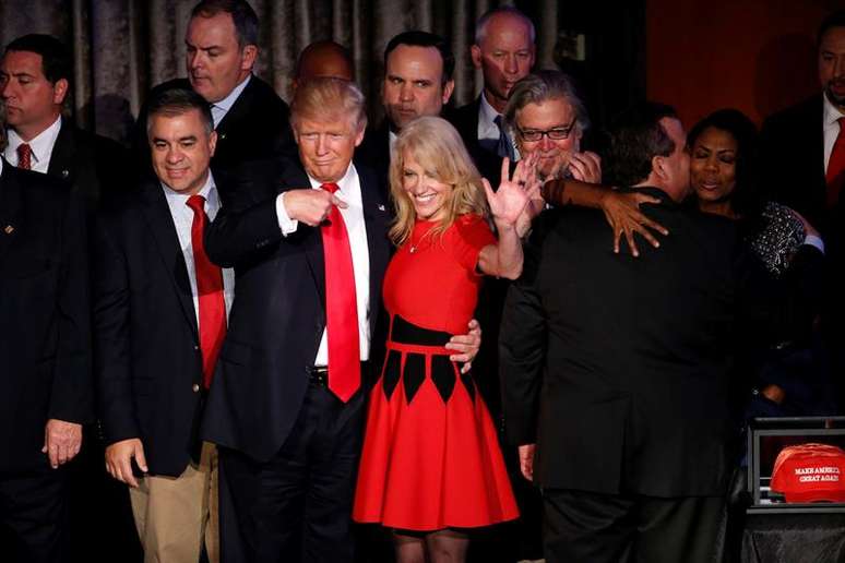 O republicano Donald Trump e sua chefe de campanha, Kellyanne Conway