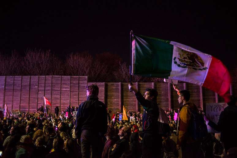 Manifestação contra a eleição de Donald Trump em Mineápolis, no estado de Minnesota